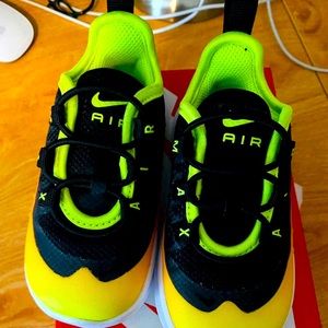 Nike Air Max Axis RF Toddler Boys' Sneakers